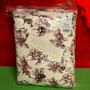 Kate Quinn Wild Ginger Toille Quilt